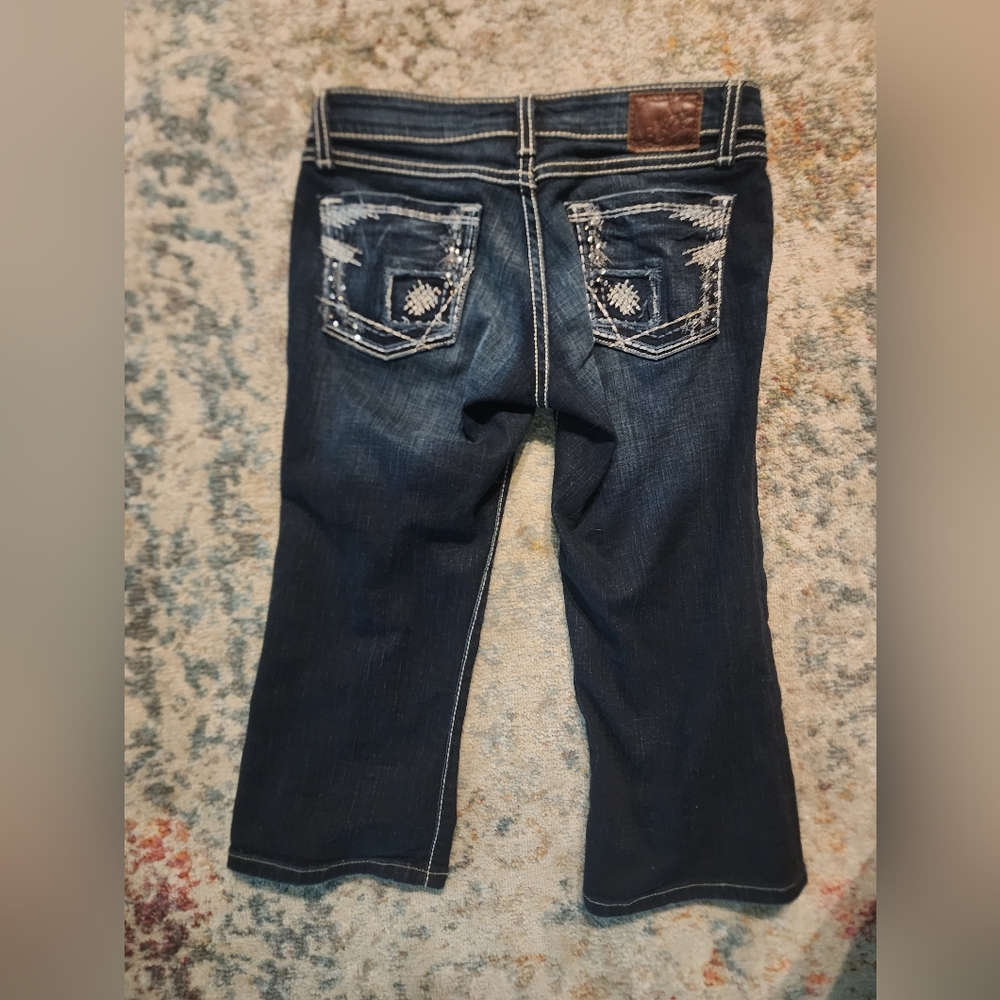 BKE CAPRI JEANS , LIKE NEW SIZE 26 DARKER WASH DENIM - Picture 4 of 5